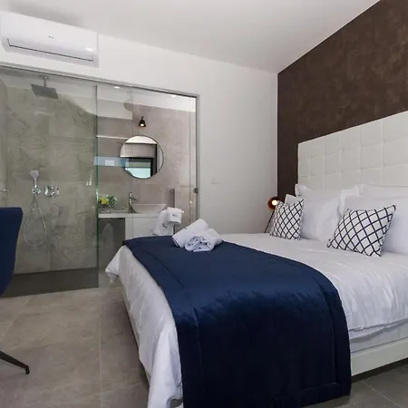 Luxury Royal M With Pool Iv Appartamento Traù