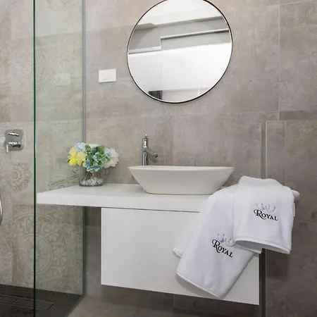 Luxury Royal M With Pool Iv Appartamento *